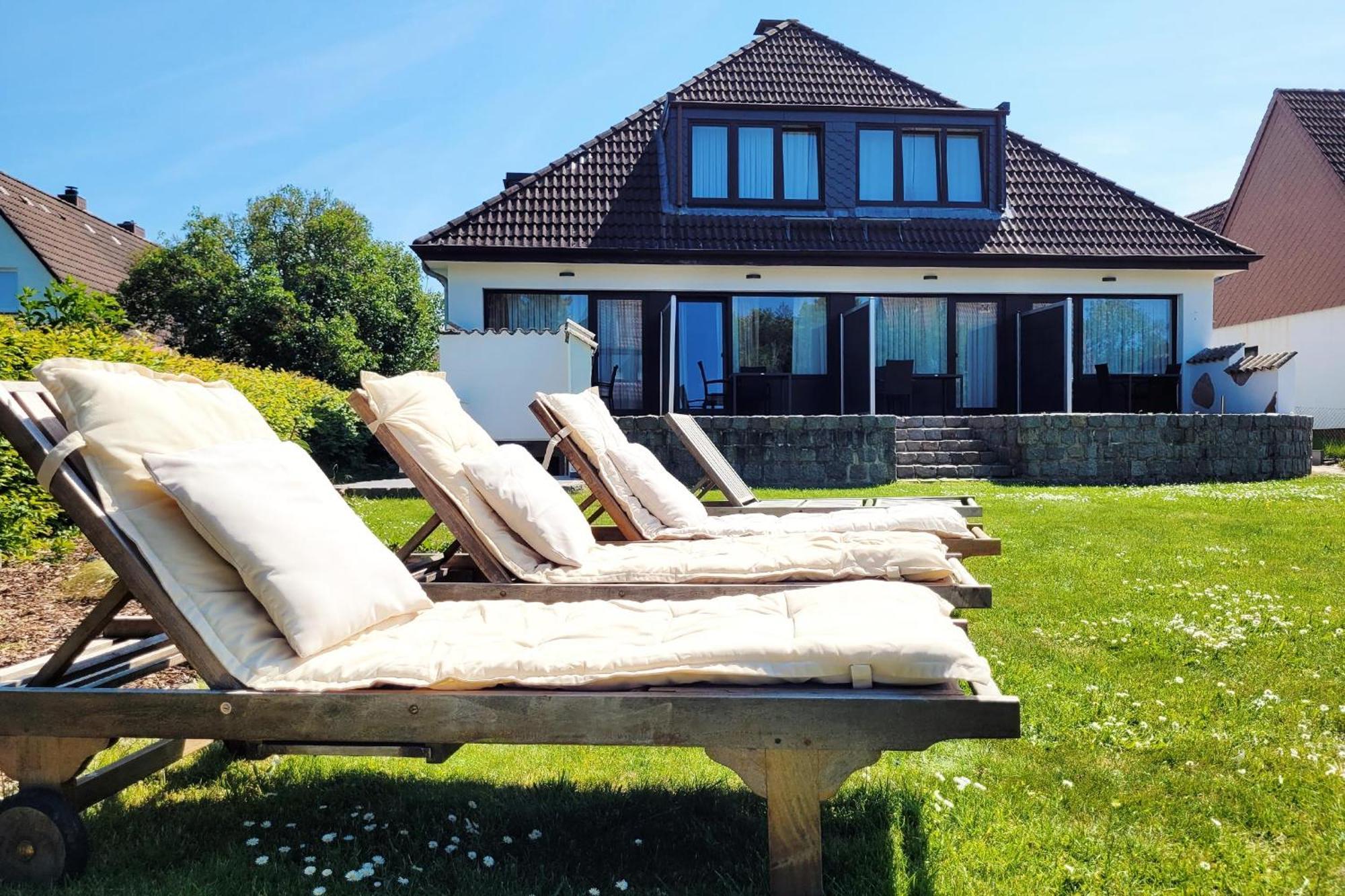 Hochwertige Ferienwohnung In Ruhiger Lage Mit Eigener Terrasse Und Parkplatz, Nur 7 Gehminuten Zum Strand Entfernt - Hoher Schlafkomfort Dank Boxspringbett Scharbeutz Exterior foto